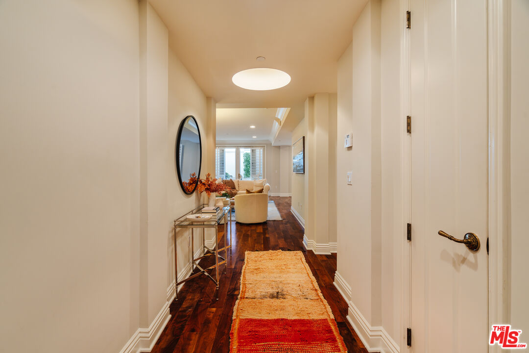 261 S Reeves Dr Unit: 104