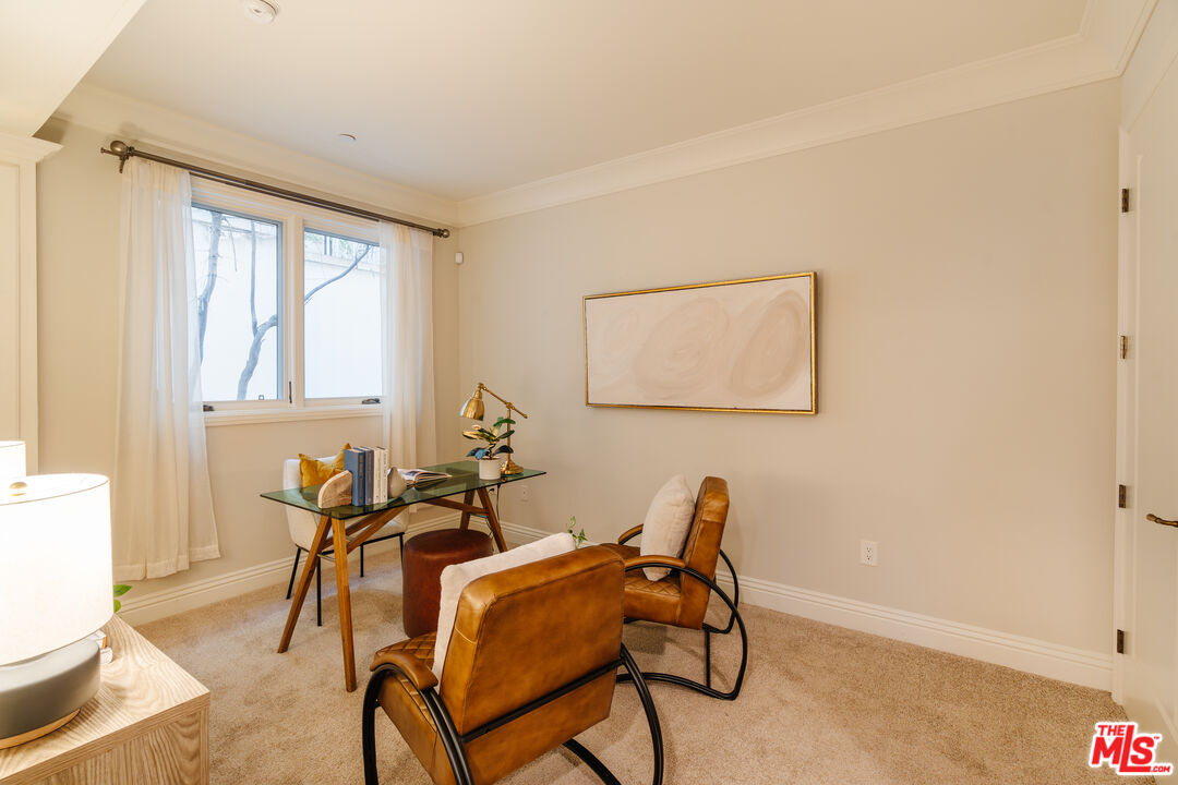 261 S Reeves Dr Unit: 104