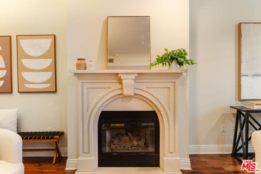 261 S Reeves Dr Unit: 104