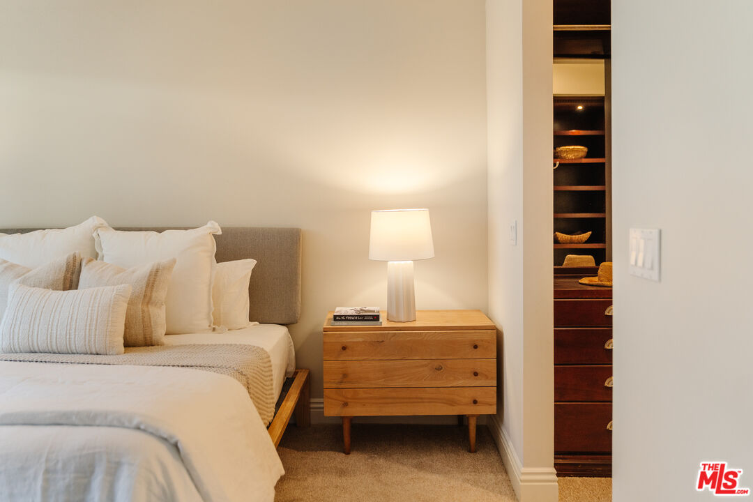 261 S Reeves Dr Unit: 104