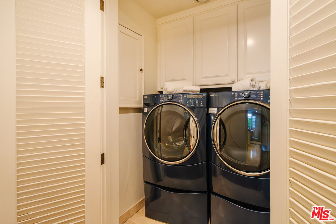 261 S Reeves Dr Unit: 104
