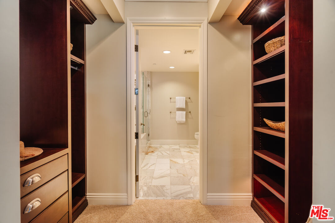 261 S Reeves Dr Unit: 104