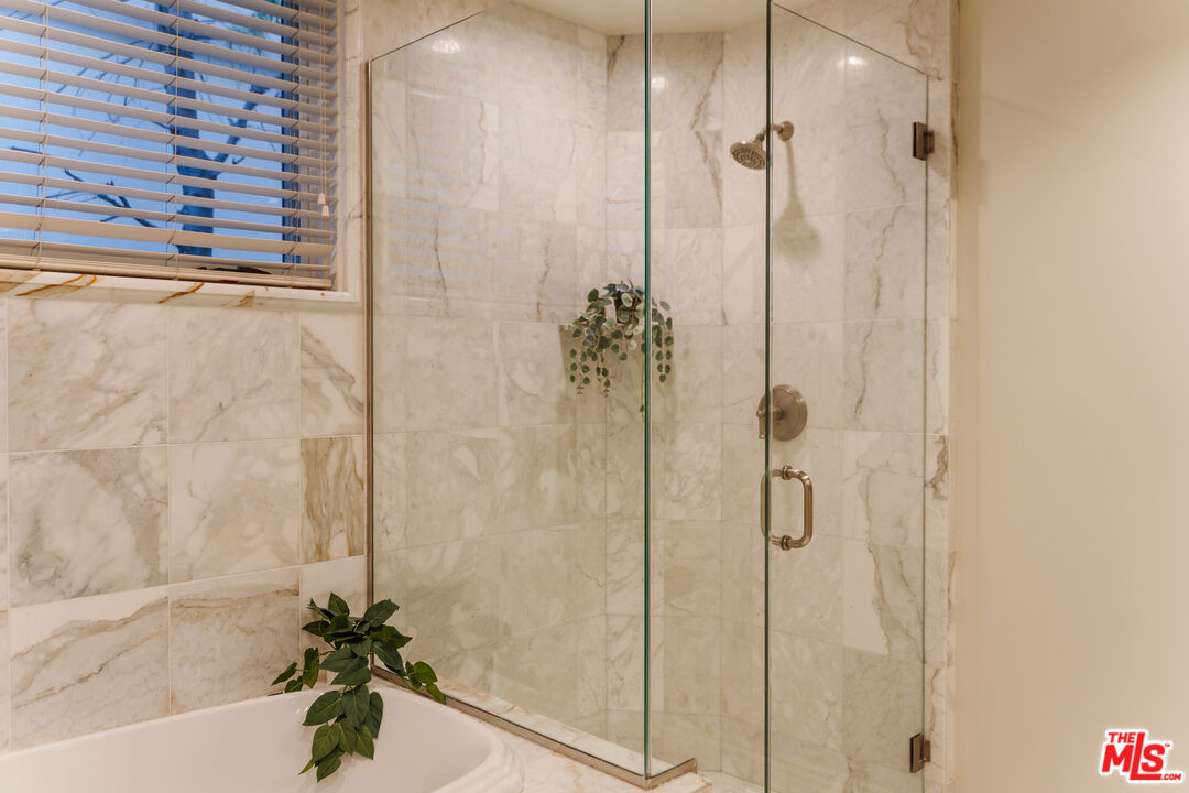 261 S Reeves Dr Unit: 104