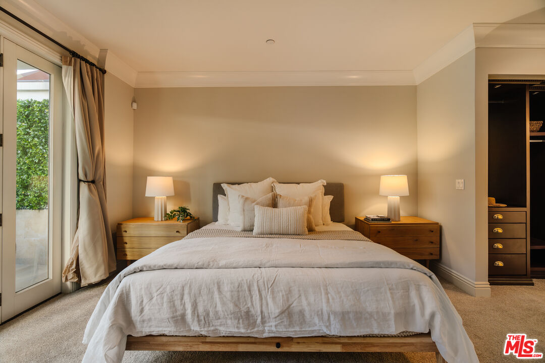 261 S Reeves Dr Unit: 104