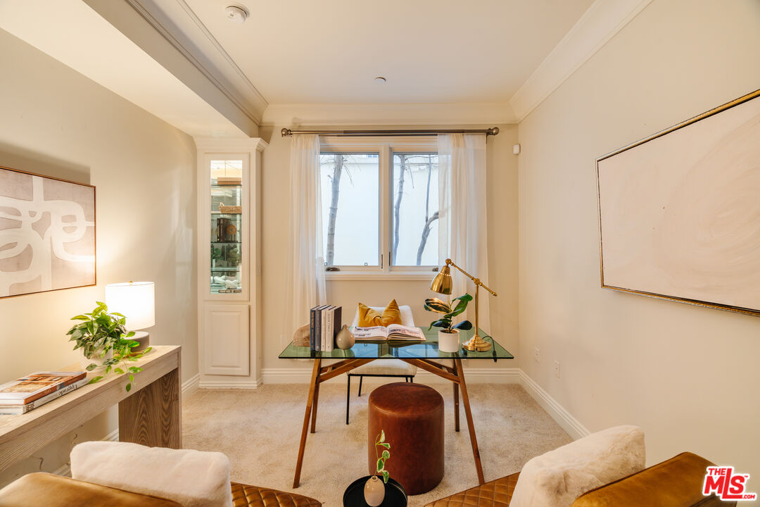 261 S Reeves Dr Unit: 104