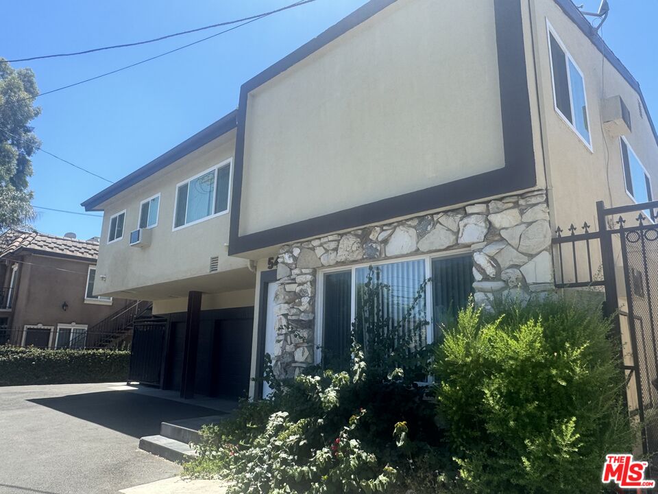 5453 Kester Ave