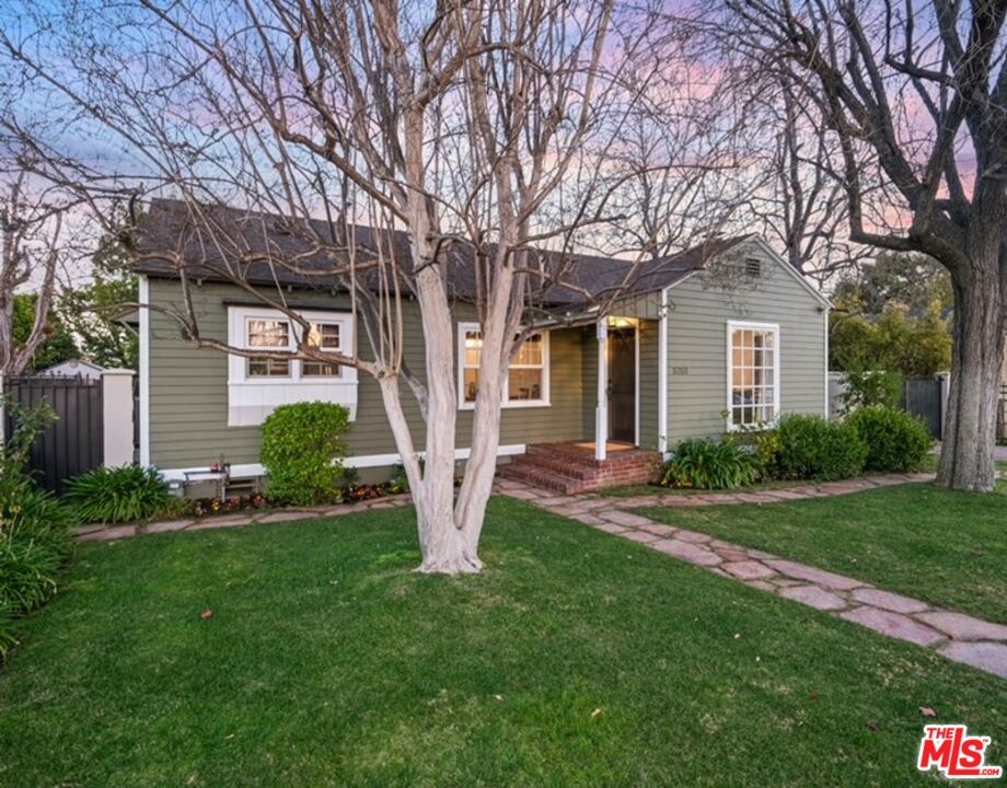 5752 Calhoun Ave