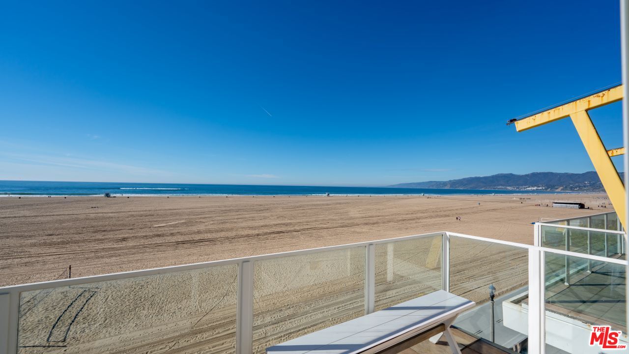 1351 Palisades Beach Rd Unit: 400