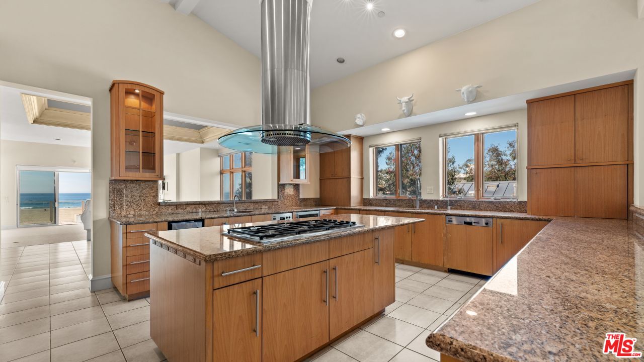 1351 Palisades Beach Rd Unit: 400