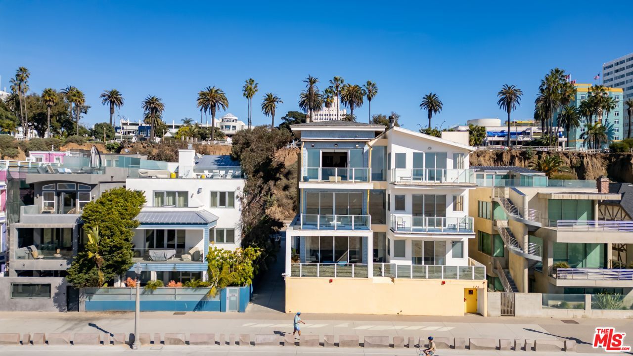 1351 Palisades Beach Rd Unit: 400