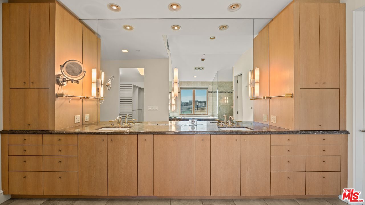 1351 Palisades Beach Rd Unit: 400