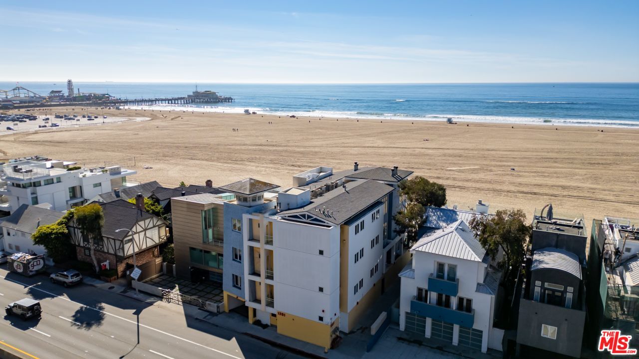 1351 Palisades Beach Rd Unit: 400