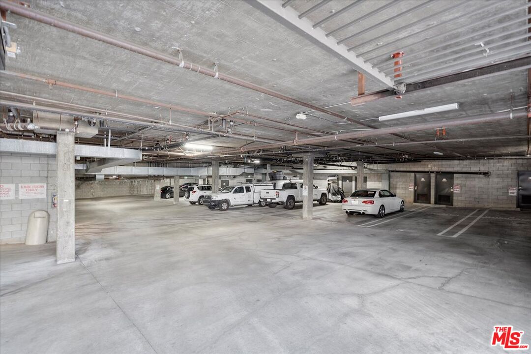 1225 Armacost Ave Unit: 303