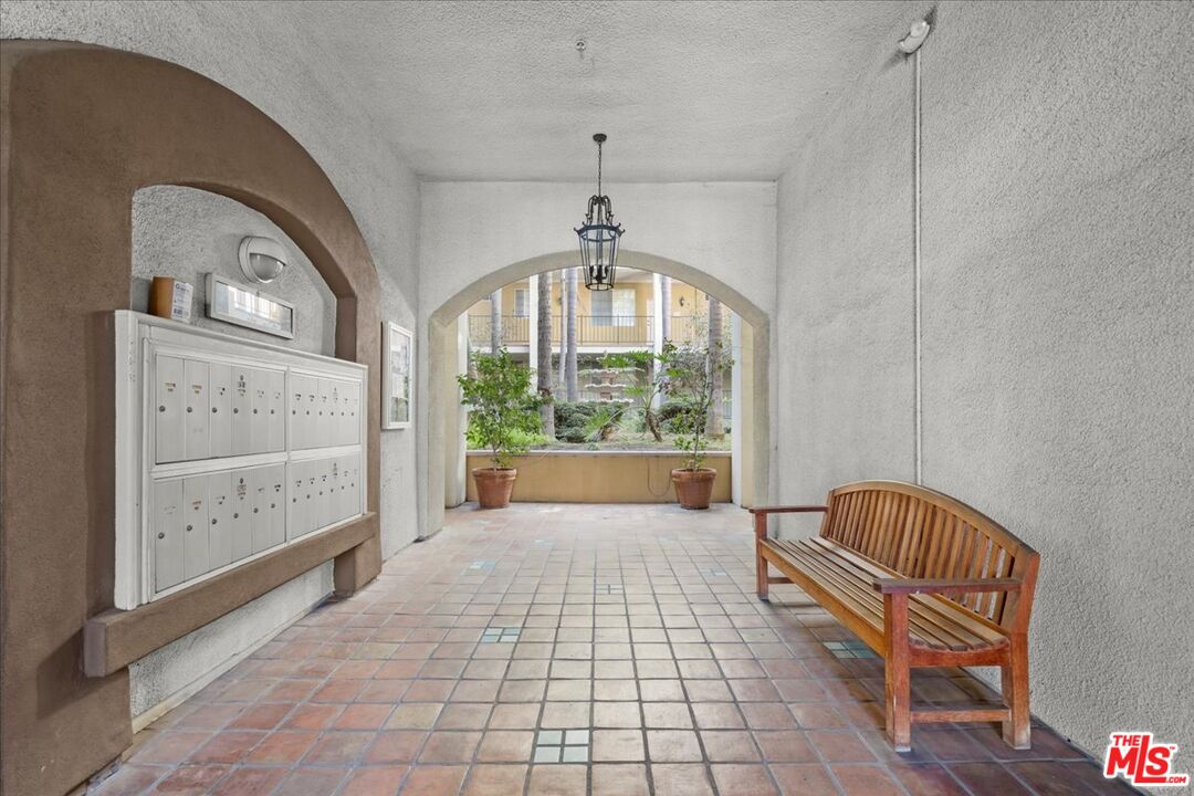 1225 Armacost Ave Unit: 303