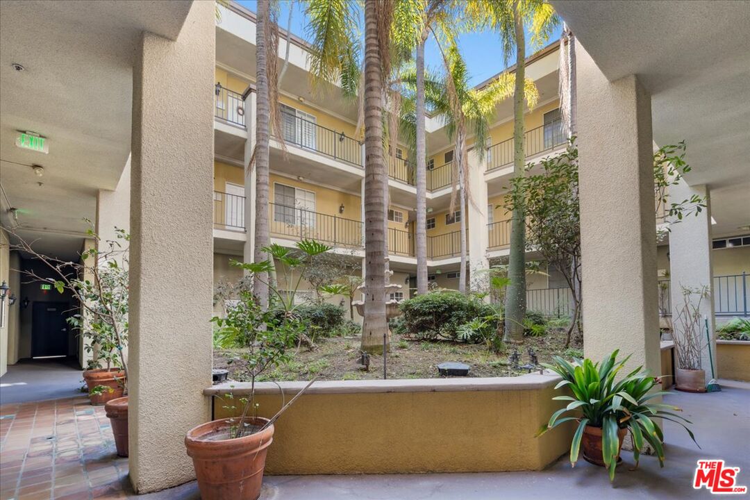 1225 Armacost Ave Unit: 303