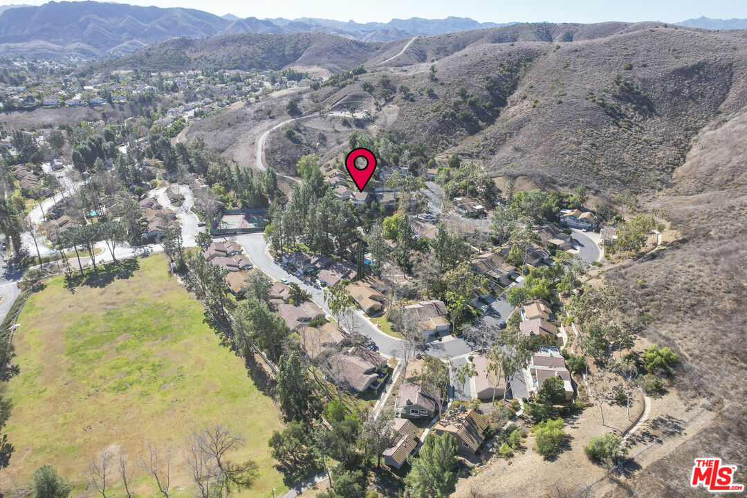 5705 Camelia Ln