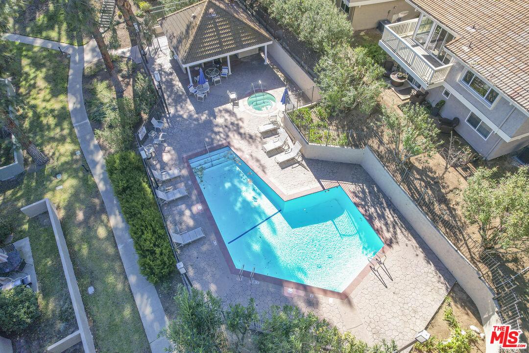 5705 Camelia Ln