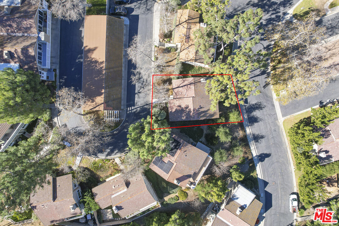 5705 Camelia Ln