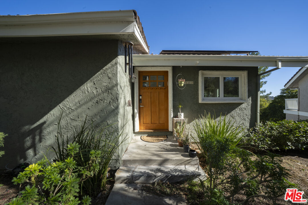 5705 Camelia Ln