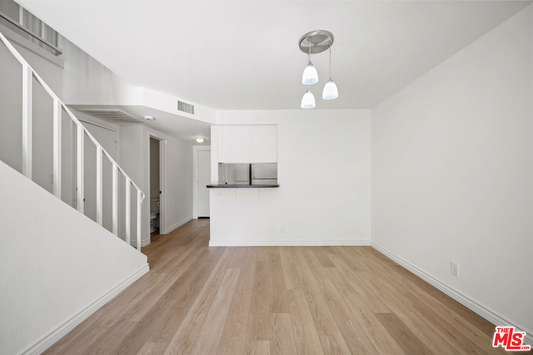 15207 Magnolia Blvd Unit: 116