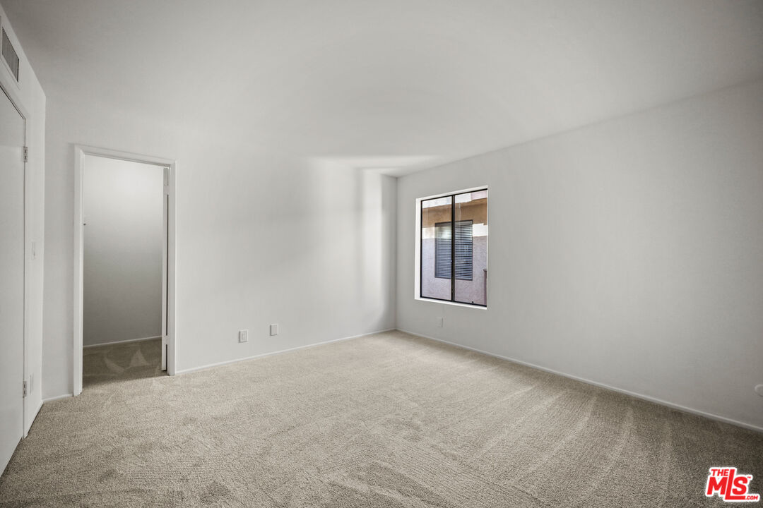 15207 Magnolia Blvd Unit: 116