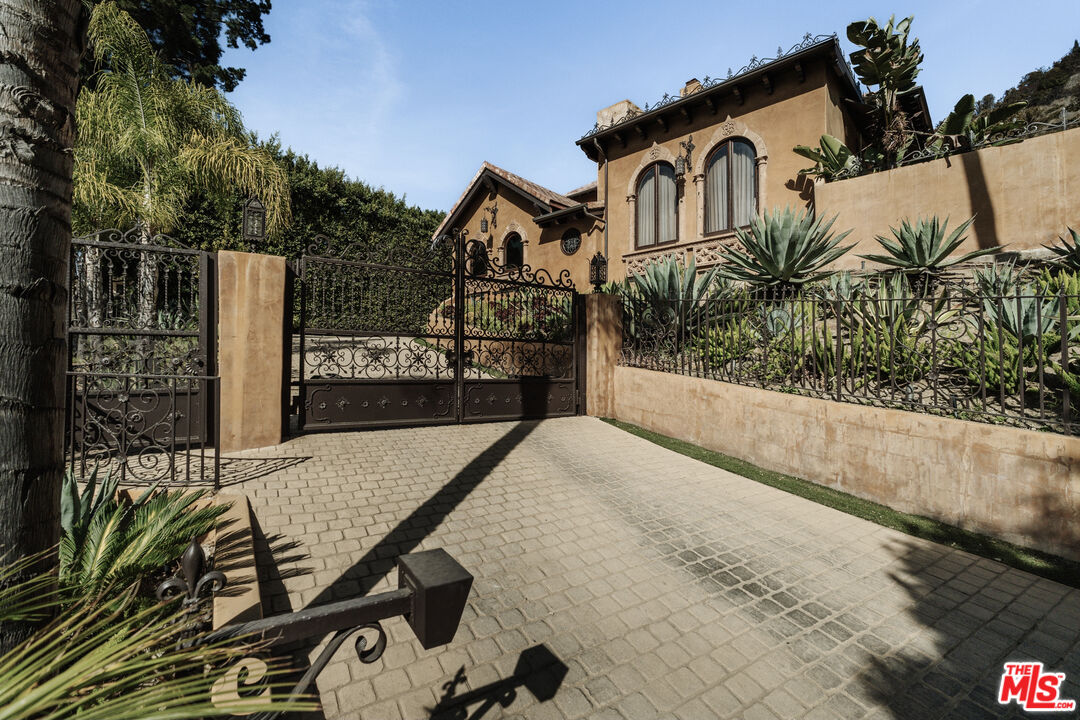 7947 Electra Dr