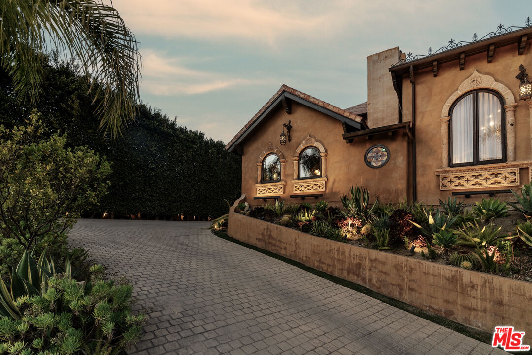 7947 Electra Dr