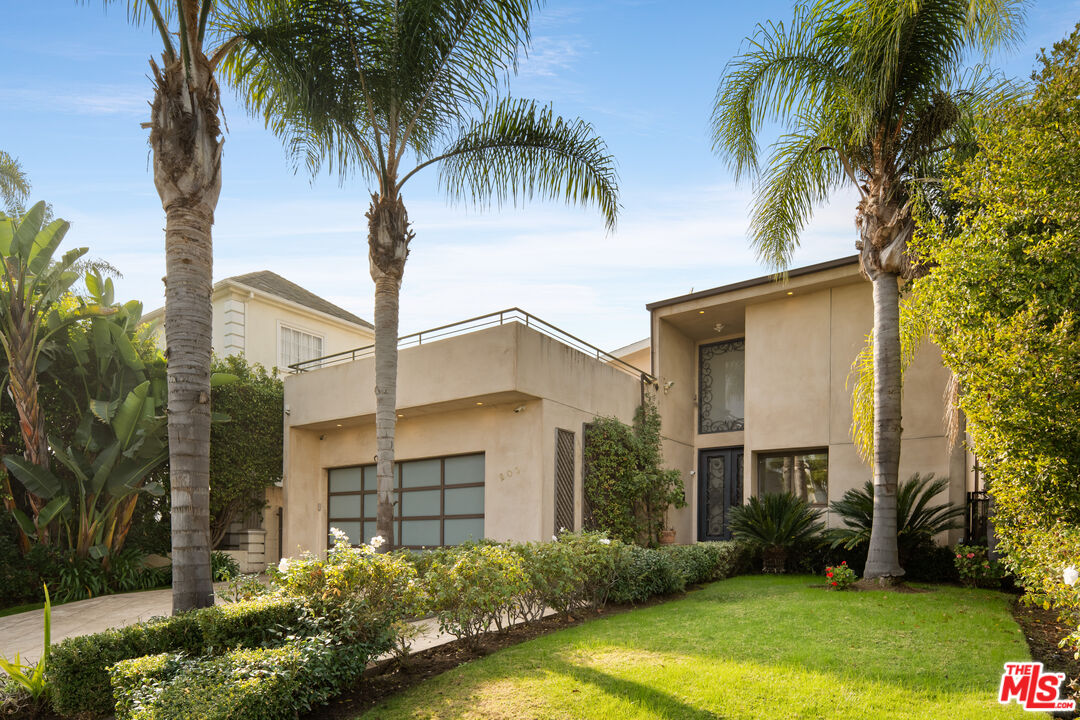 203 N Palm Dr