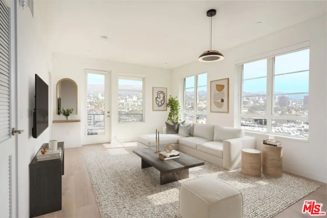 6933 Santa Monica Blvd Unit: TH7