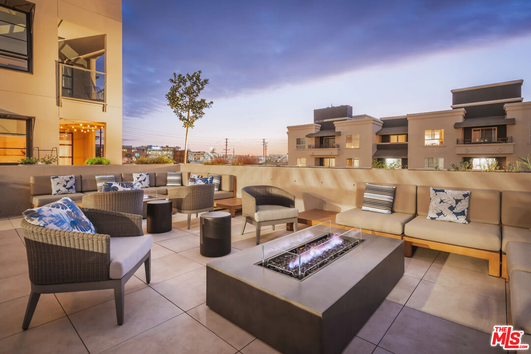 6933 Santa Monica Blvd Unit: TH7