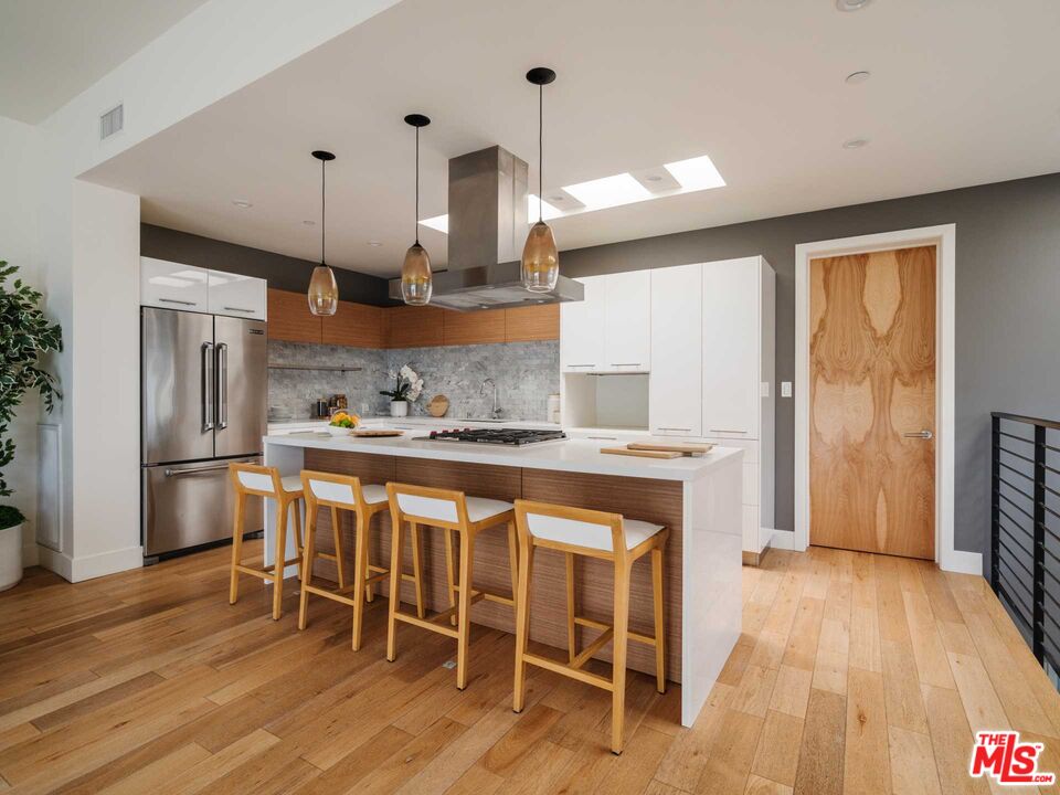 11370 Aqua Vista St