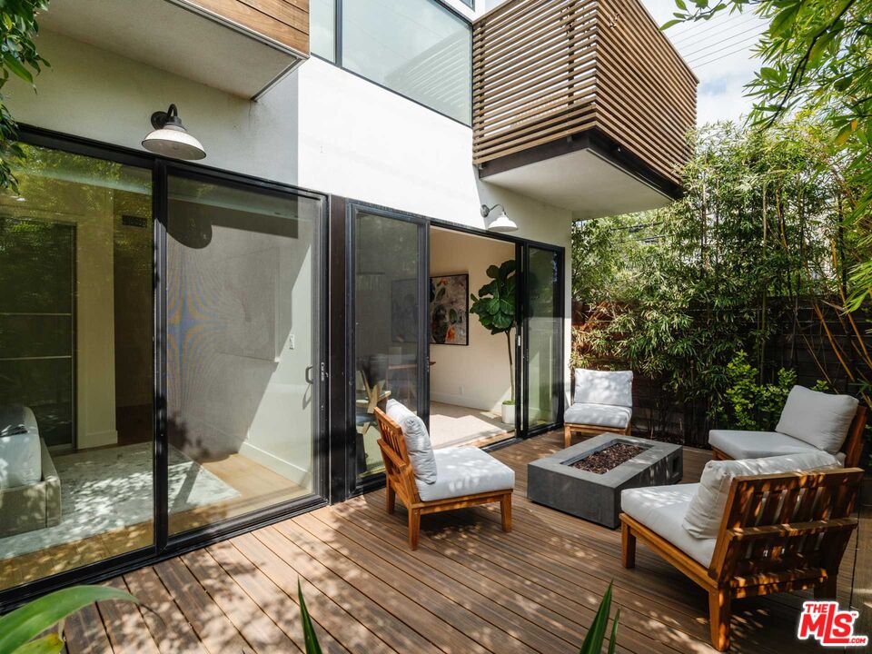 11370 Aqua Vista St