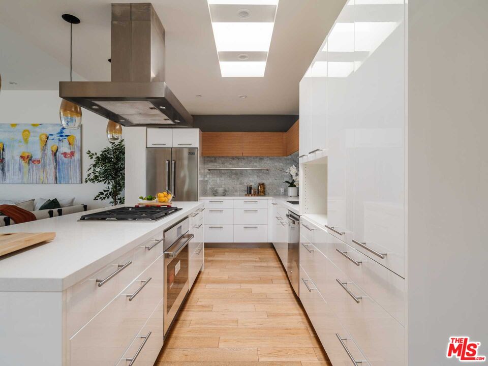 11370 Aqua Vista St