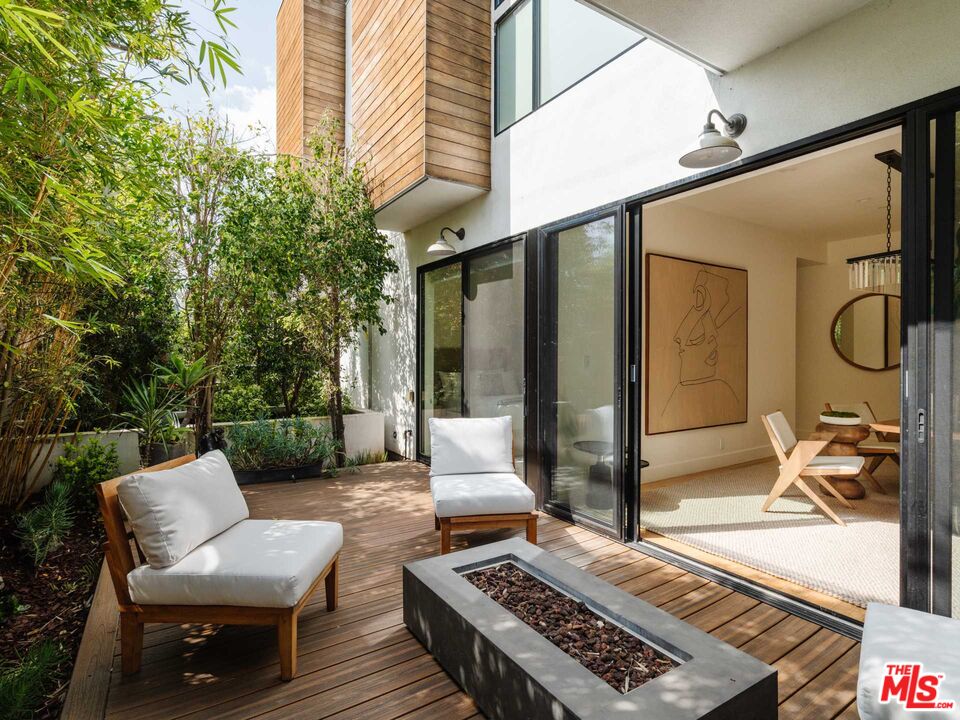 11370 Aqua Vista St