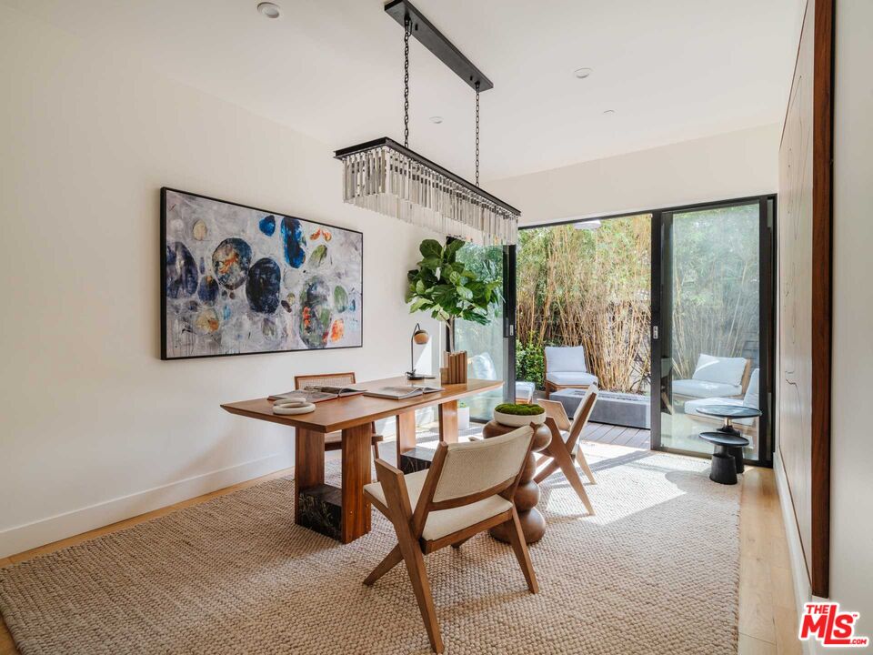 11370 Aqua Vista St