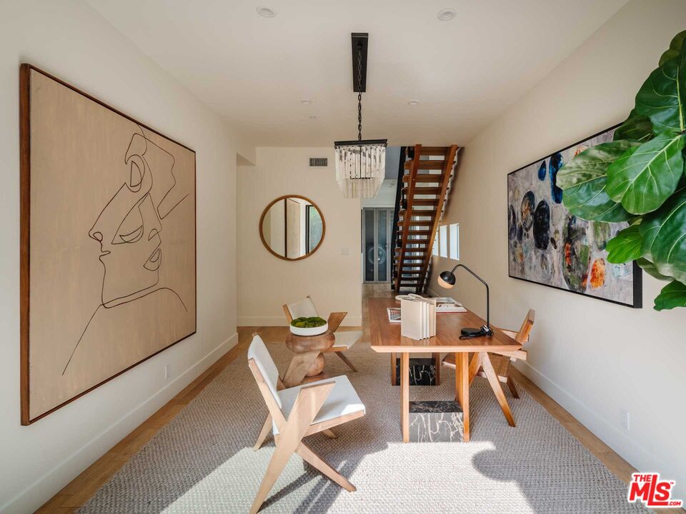 11370 Aqua Vista St