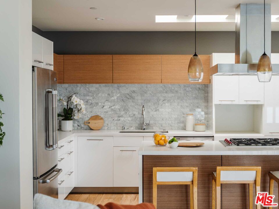 11370 Aqua Vista St
