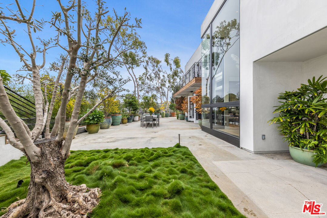 354 Amalfi Dr