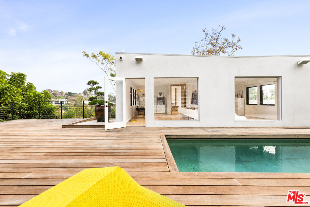 354 Amalfi Dr