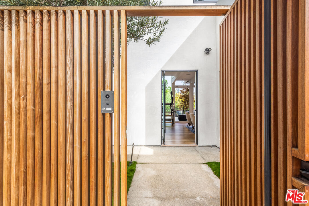 354 Amalfi Dr