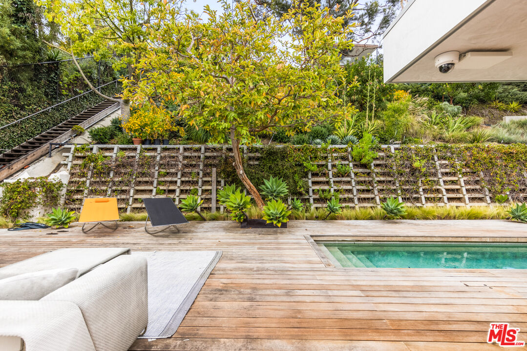 354 Amalfi Dr