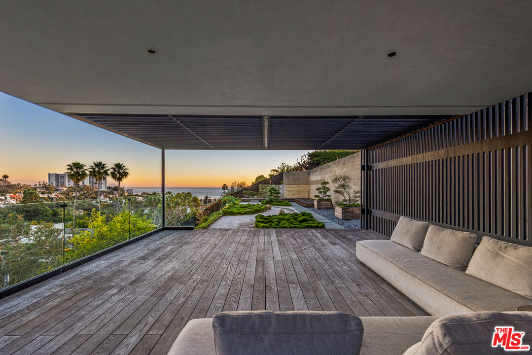354 Amalfi Dr