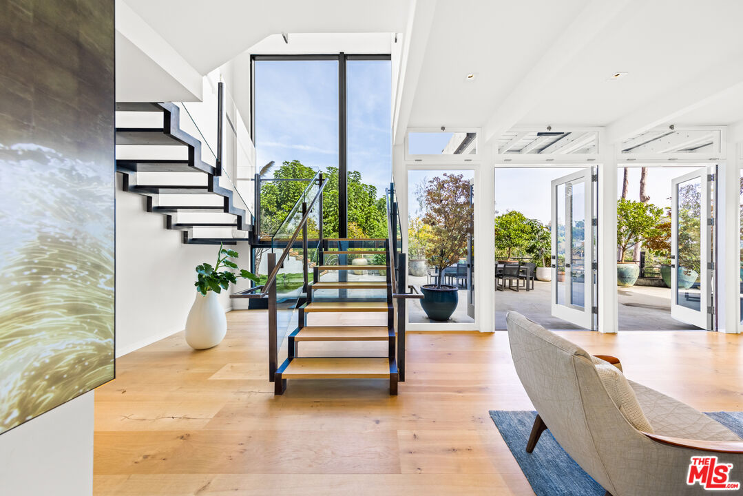 354 Amalfi Dr