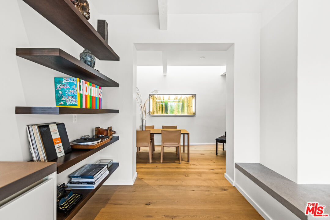 354 Amalfi Dr