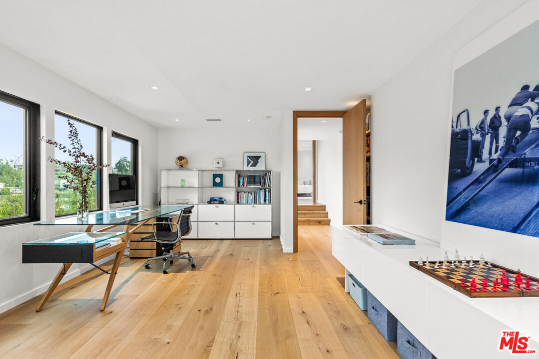 354 Amalfi Dr