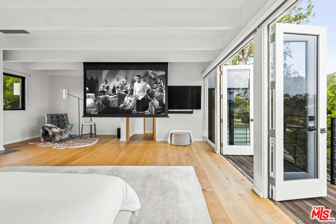 354 Amalfi Dr