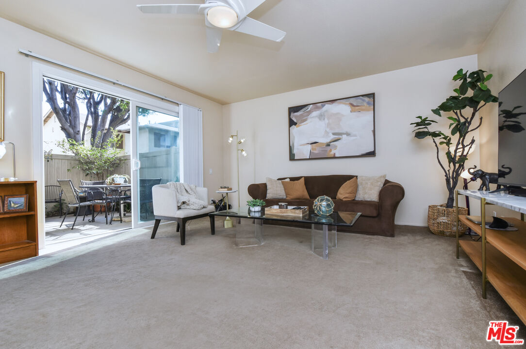 10341 Canoga Ave Unit: 19