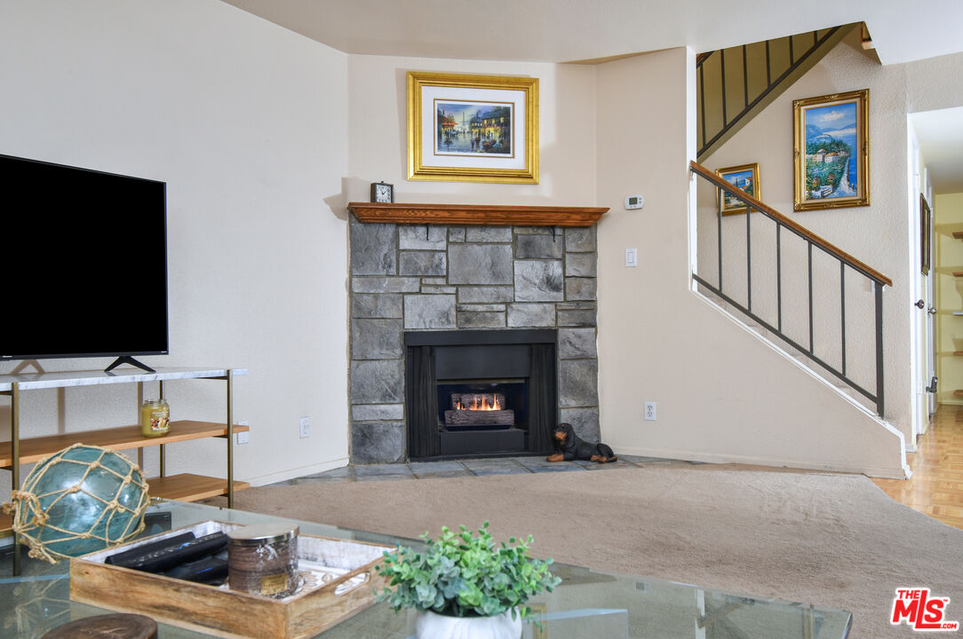 10341 Canoga Ave Unit: 19