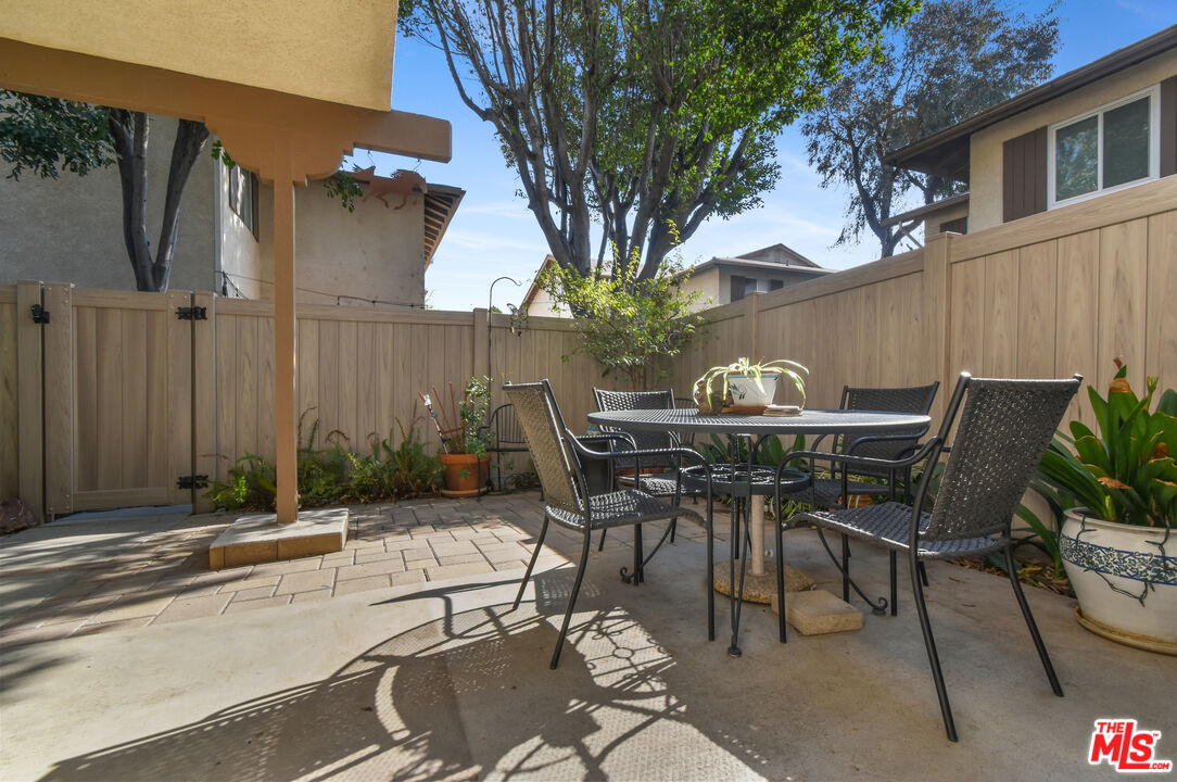 10341 Canoga Ave Unit: 19