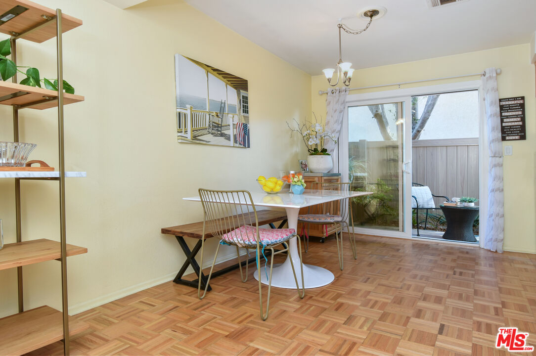 10341 Canoga Ave Unit: 19